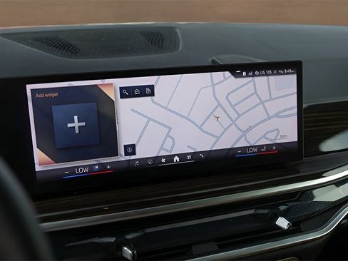 Used 2025 BMW X7 xDrive40i w/ Executive Package image 16