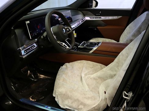 Used 2026 BMW 740i xDrive w/ Executive Package image 11