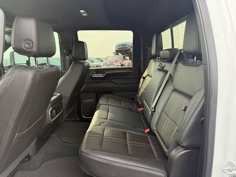 Used 2025 Chevrolet Silverado 2500 High Country w/ High Country Premium Package image 13