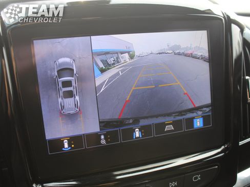 Used 2023 Chevrolet Traverse LT w/ Rear Camera Mirror Package AWD/4WD image 16