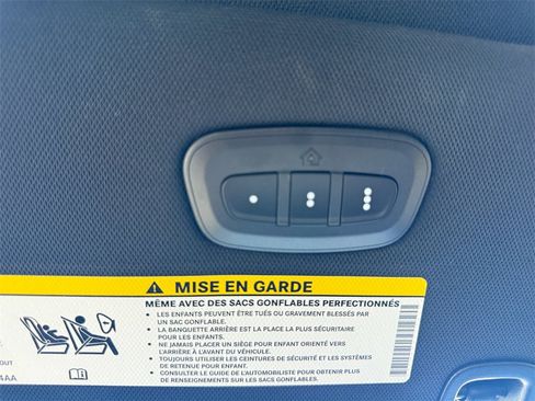 Certified 2025 Chrysler Pacifica Select image 31