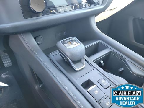 Used 2023 Nissan Pathfinder S image 28