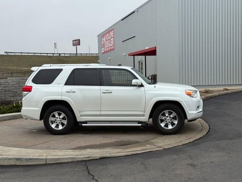 Used 2010 Toyota 4Runner SR5 image 2