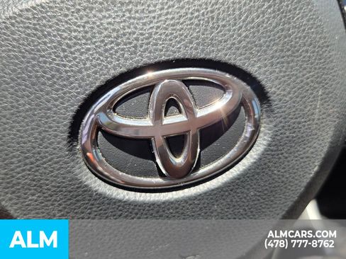 Used 2022 Toyota RAV4 XLE w/ Convenience Package FWD image 16