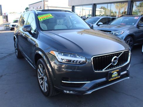 Used 2017 Volvo XC90 T6 Momentum w/ Vision Package image 8