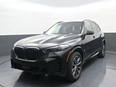 New 2026 BMW X5 xDrive40i w/ M Sport Package AWD/4WD image 1