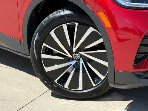 Used 2024 Volkswagen ID.4 S RWD image 2