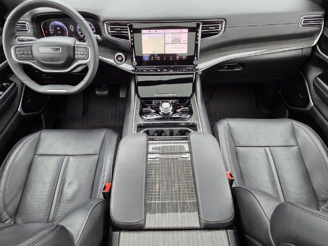 Used 2022 Jeep Wagoneer Series III w/ Premium Group I AWD/4WD image 11