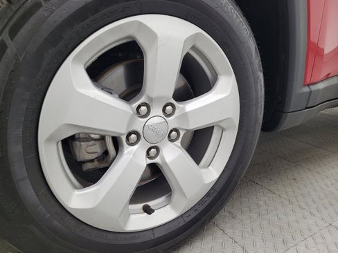 Used 2019 Jeep Compass Latitude image 31