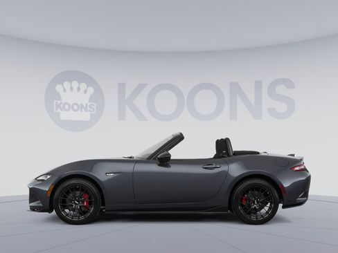Used 2017 MAZDA MX-5 Miata Club w/ Brembo/BBS Package RWD image 2