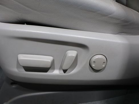 Used 2020 Toyota Sienna XLE image 10