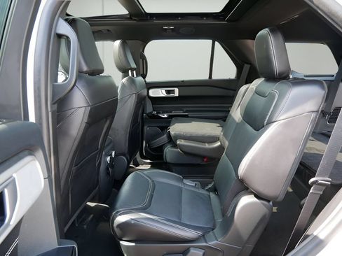 Used 2023 Ford Explorer ST w/ Equipment Group 401A AWD/4WD image 11