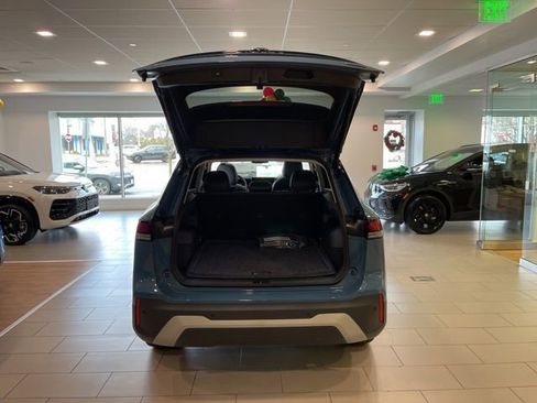 New 2026 Volkswagen Tiguan SE image 9