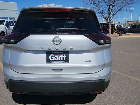 Used 2025 Nissan Rogue SV AWD/4WD image 41