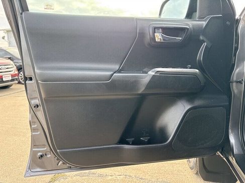 Used 2020 Toyota Tacoma 4x4 Double Cab image 15