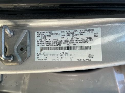 Used 2017 Ford Escape SE AWD/4WD image 25