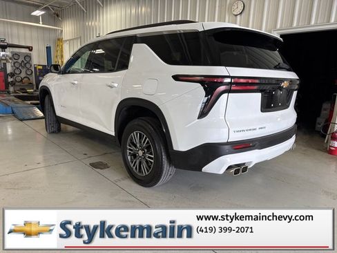 Used 2024 Chevrolet Traverse LT image 6