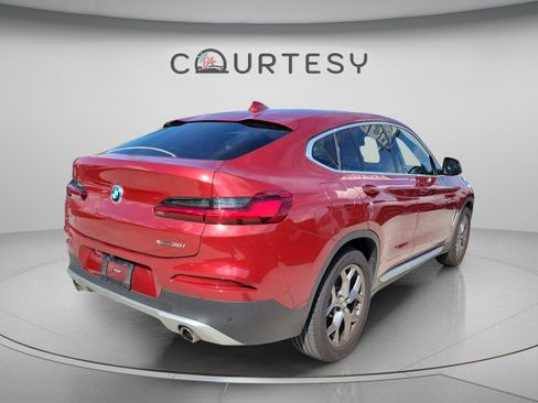 Used 2021 BMW X4 xDrive30i AWD/4WD image 3