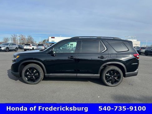 Certified 2025 Honda Pilot Black Edition image 3