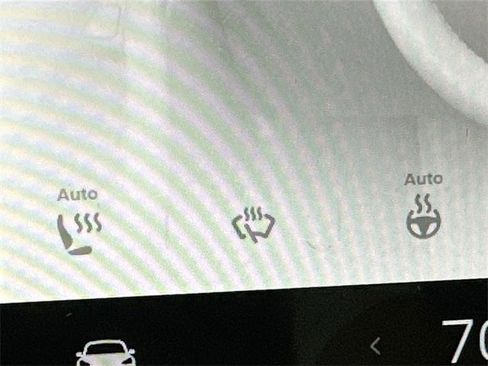 Used 2023 Tesla Model Y Long Range image 16