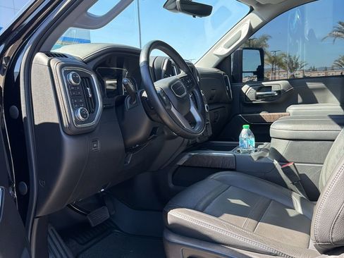 Used 2023 GMC Sierra 2500 Denali image 5