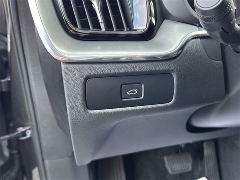 Certified 2023 Volvo XC60 B5 Core w/ Climate Package image 17