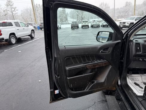 Used 2022 GMC Canyon Denali image 19