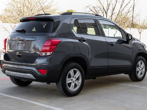Used 2021 Chevrolet Trax LT image 8