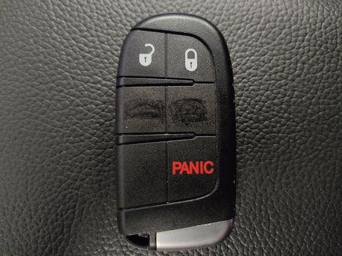 Used 2020 Dodge Journey SE FWD image 32
