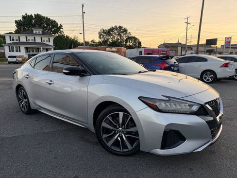 Used 2020 Nissan Maxima 3.5 SV w/ Floor Mat Group FWD image 2