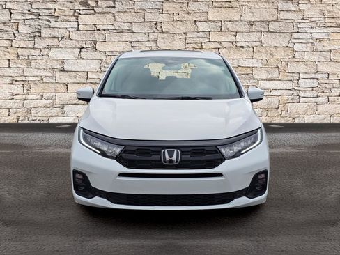 New 2026 Honda Odyssey Touring image 2
