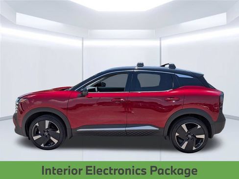 Used 2025 Nissan Kicks SR w/ Illumination Package AWD/4WD image 2