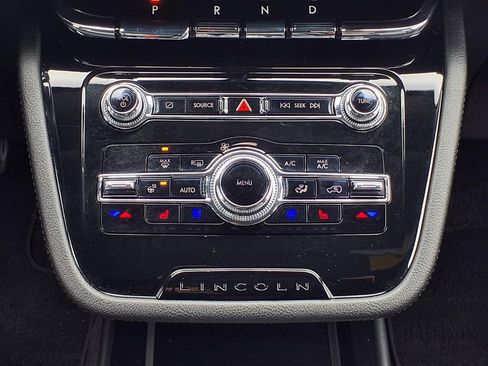 Used 2022 Lincoln Corsair AWD w/ Equipment Group 101A image 13