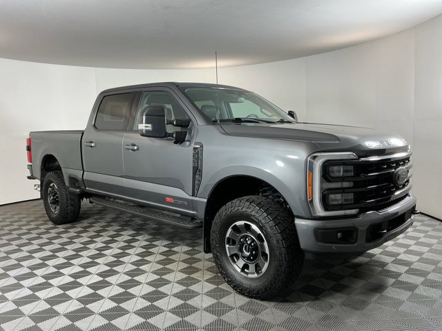 Used 2023 Ford F350 Lariat w/ Lariat Ultimate Package AWD/4WD image 3