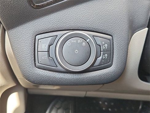 Used 2018 Ford Escape SEL image 17