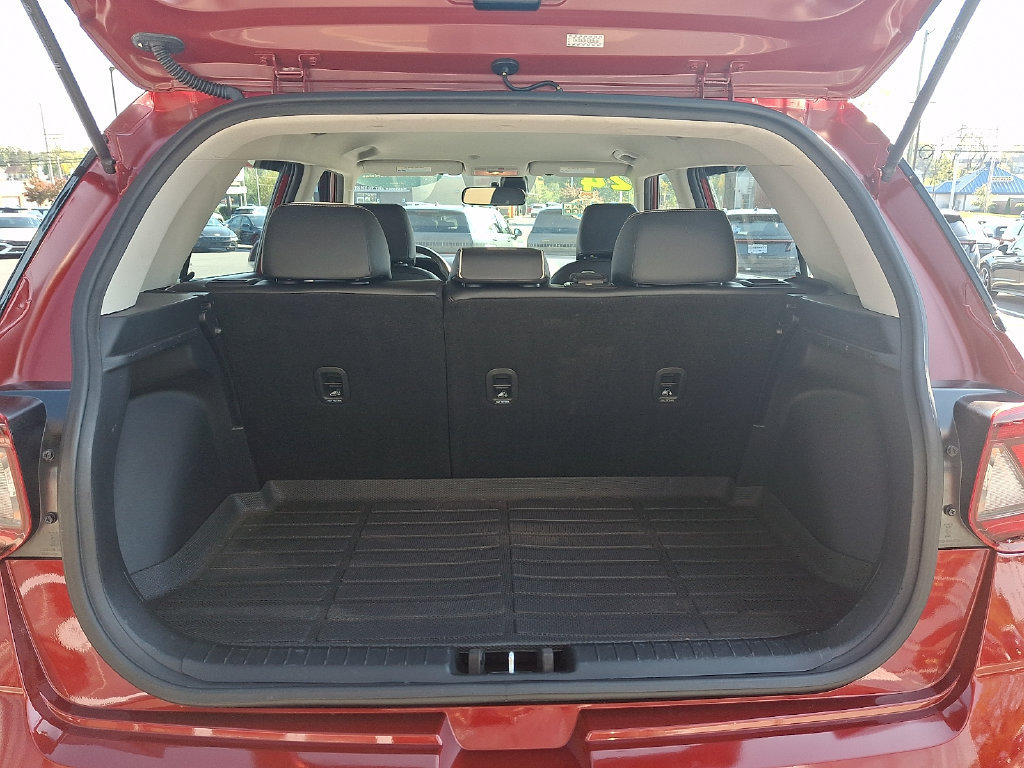 Used 2024 Hyundai Venue Limited FWD image 29