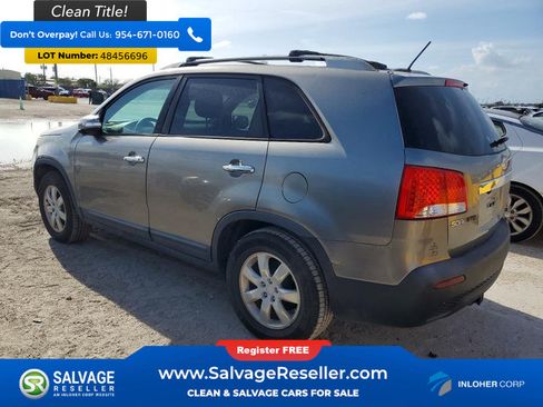 Used 2012 Kia Sorento LX w/ Convenience Pkg FWD image 3