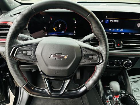 Used 2024 Chevrolet TrailBlazer RS w/ Convenience Package image 24