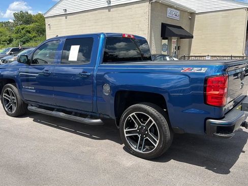 Used 2017 Chevrolet Silverado 1500 LT w/ LPO, Black Pack AWD/4WD image 3