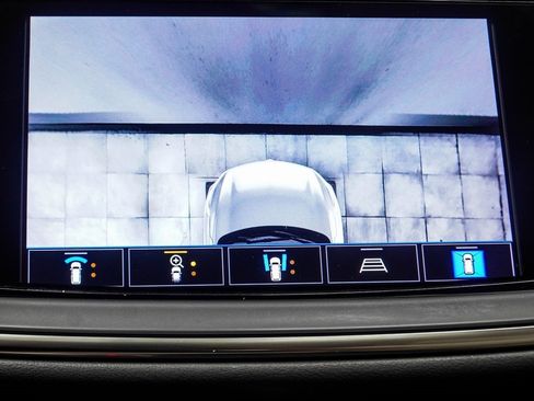 Used 2023 Buick Enclave Avenir image 30