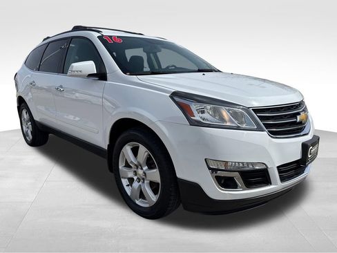 Certified 2016 Chevrolet Traverse LT w/ Style and Technology Package image 8