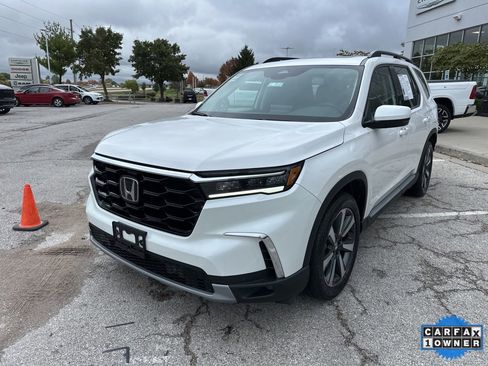 Used 2025 Honda Pilot Touring image 12