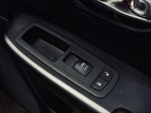 Used 2022 Jeep Cherokee Limited image 19