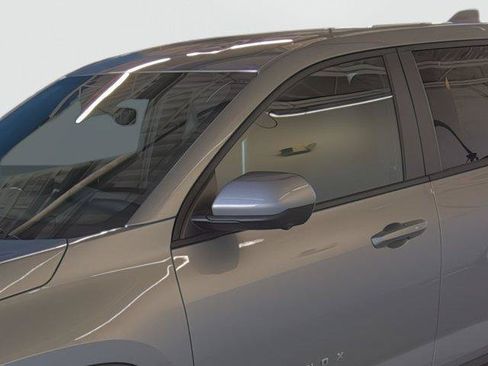 New 2026 Chevrolet Equinox LT w/ Convenience Package II FWD image 8