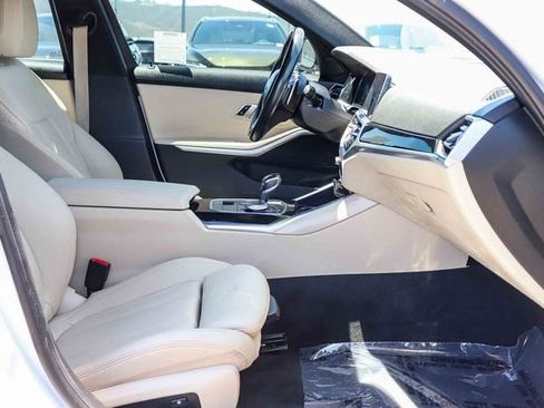 Used 2019 BMW 330i Sedan w/ Convenience Package RWD image 16