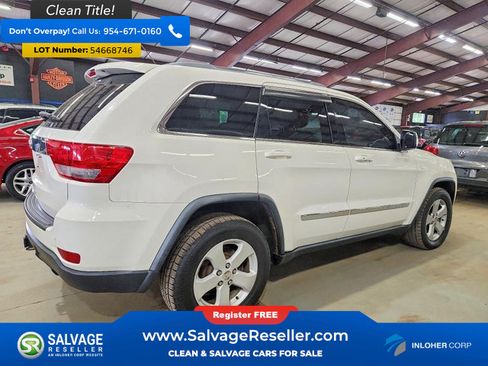 Used 2012 Jeep Grand Cherokee Laredo AWD/4WD image 4