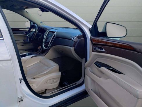 Used 2014 Cadillac SRX Luxury w/ Driver Awareness Package AWD/4WD image 23