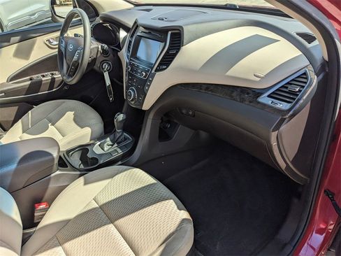 Used 2018 Hyundai Santa Fe SE image 15