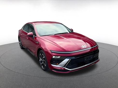 Used 2025 Hyundai Sonata SEL image 3