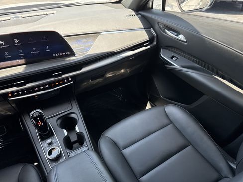 Certified 2025 Cadillac XT4 Sport w/ LPO, Onyx Lite Package FWD image 16